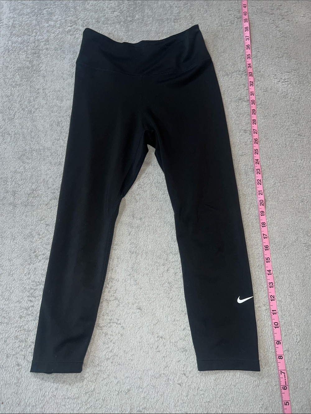 Nike Black Women’s High-Waist Performance Leggings with White Swoosh